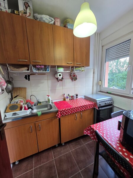 Piata Minis, chiar pe barajul Bicaz, 10 minute metrou Costin Georgian,